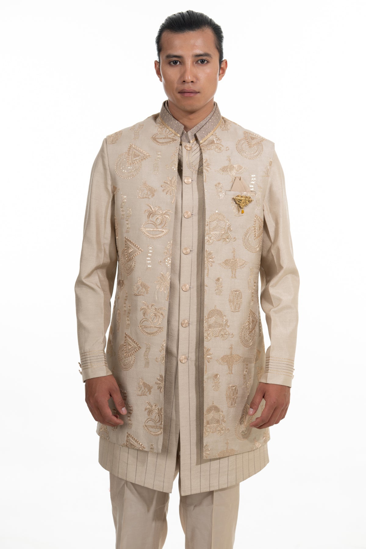 Champagne Heritage Embroidered Indo-Western Set ?