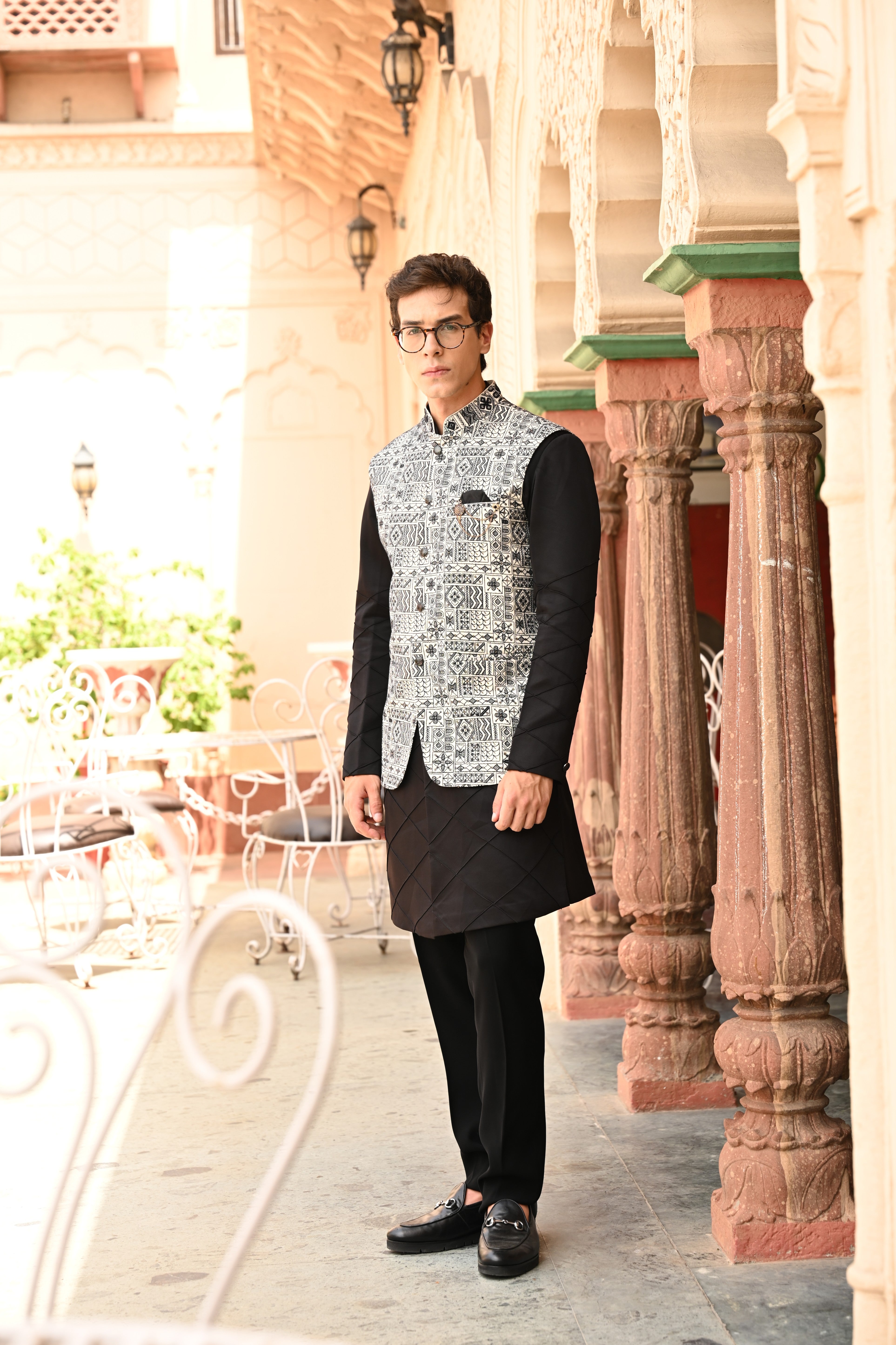 Monochrome Embroidered Bundi Kurta Set